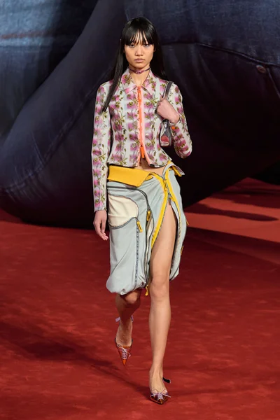 Look 49